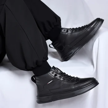 Мужская повседневная обувь на плоской подошве в корейском стиле, черные оригинальные кожаные ботинки на шнуровке, молодежные уличные кроссовки, трендовые ботильоны на платформе.